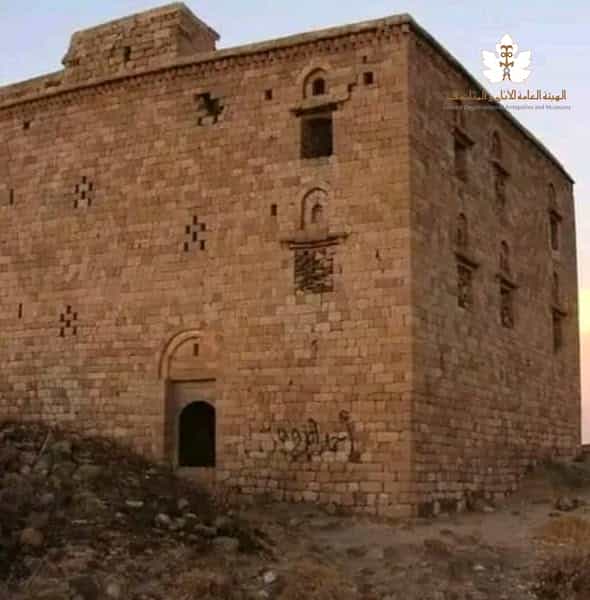 حصن حب في بعدان معلم تاريخي وسياحي بارز في قلب محافظة إب